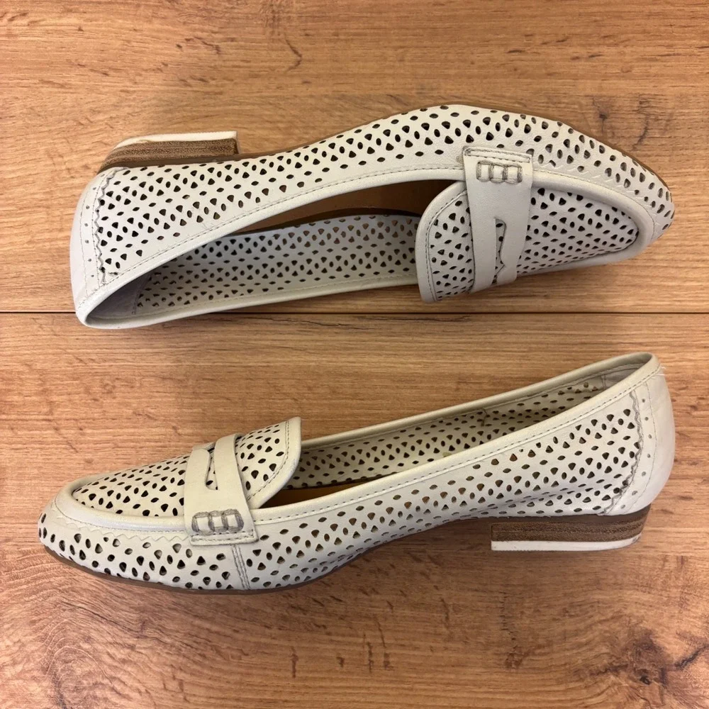 DOLCE VITA Perforated‎ Penny Loafers White Women Size 9 Leather Low Heel Slip-On